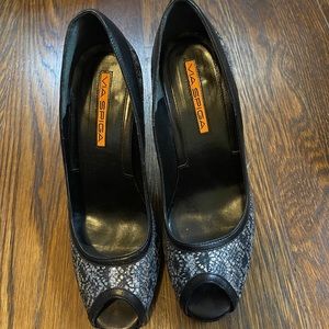 Black and silver Via Spiga lace pumps